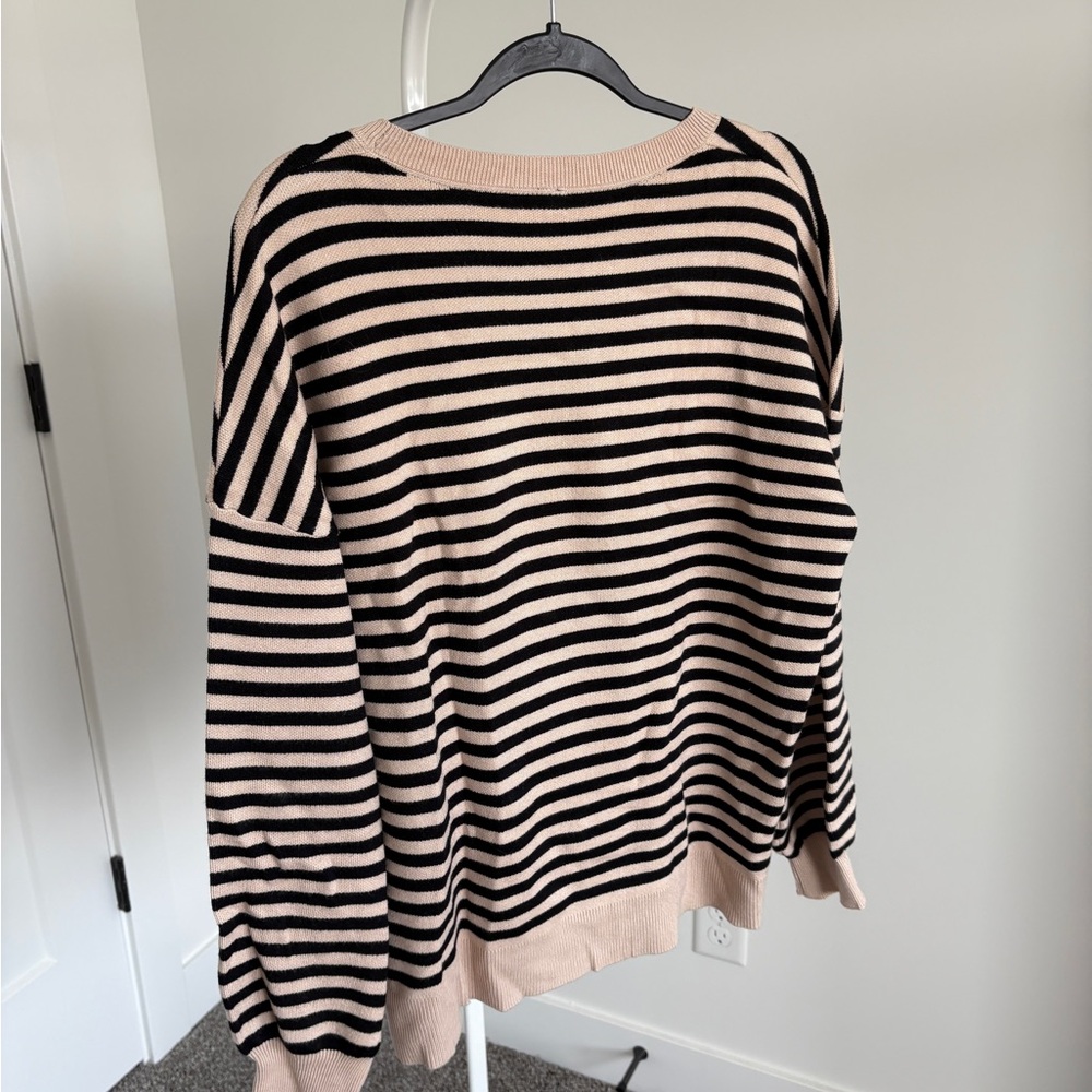 Tan and black striped sweater - Picture 4 of 4